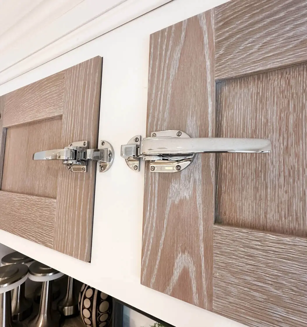 Icebox hardware and polished nickel complements
